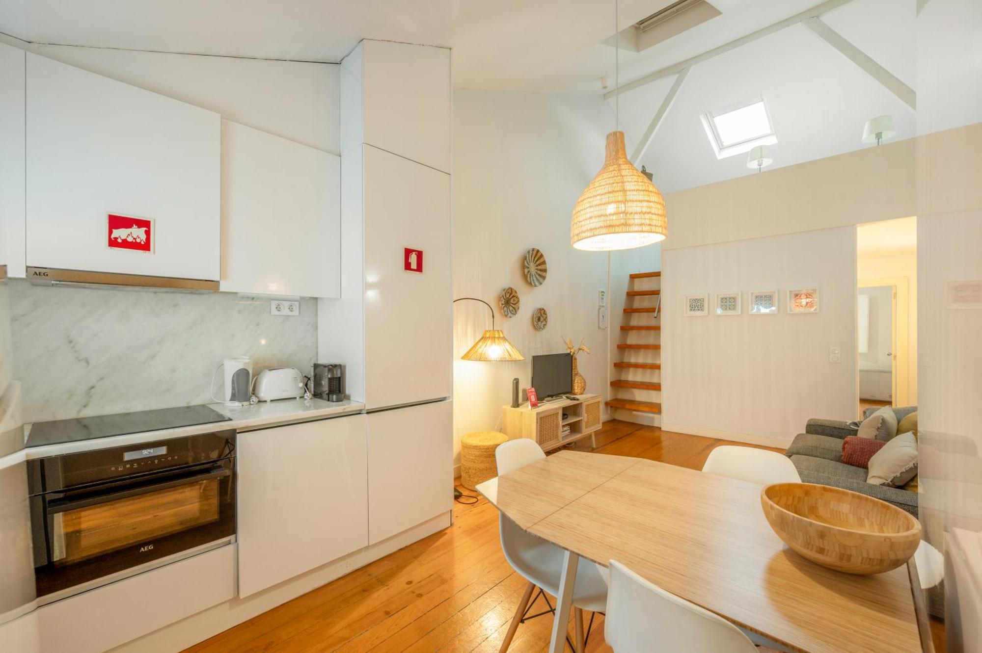 Bmyguest - Lisbon Inner Bairro Alto Экстерьер фото