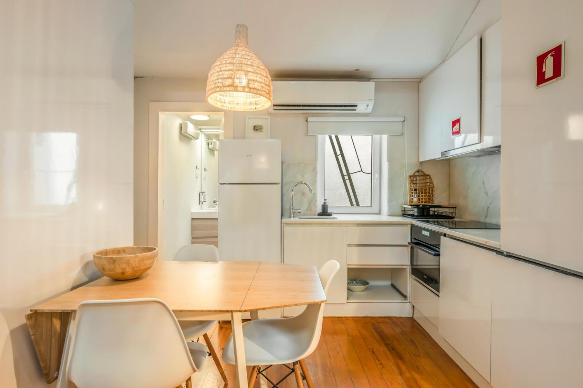 Bmyguest - Lisbon Inner Bairro Alto Экстерьер фото